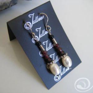 Cranberry Red Pearl Cluster Earrings-E017-107
