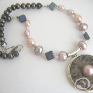 Peace Lover Necklace JD311