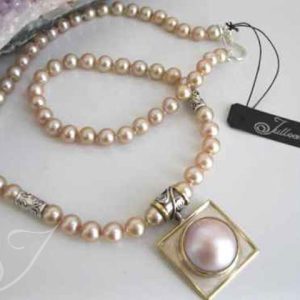 Naomi Pink Mabe Necklace pdm008