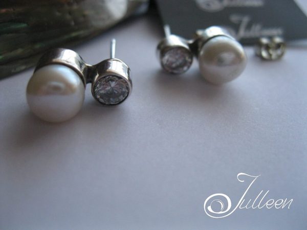 Laura Sparkle Earrings Megan Inspired Pearl Earring - Image 2