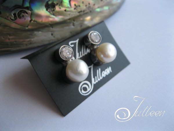 Laura Sparkle Earrings Megan Inspired Pearl Earring
