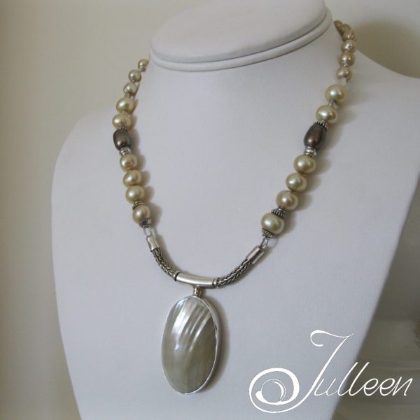 Annie Cream Pearl Necklace. Large Cream Nautilus Mabe on Hallmarked Sterling Silver and Champagne Pearls - Image 4