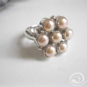 Flower Ring in Pink Pearls and Sterling Silver 925