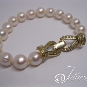 Hepburn Classic White Pearl and Gold Vermeil Horse Shoe Jewelled Clasp Bracelet