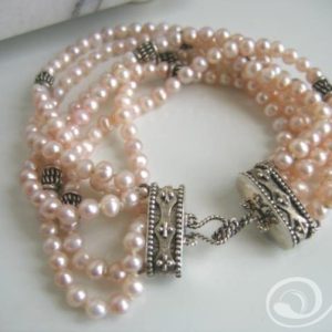 Kelly Pink Pearl Bracelet