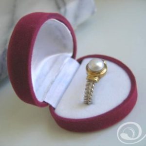 Magnolia White Pearl Solitaire Ring with Rope Texture 925