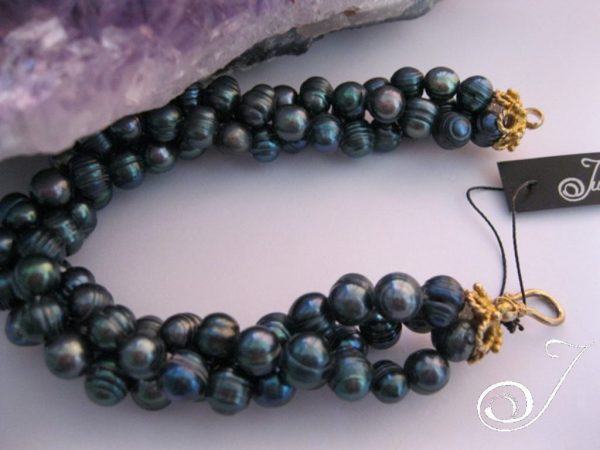 Dragon Dust Peacock Pearl Bracelet - Image 3