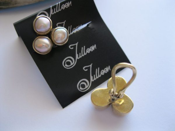Clip On Shireen Pink Triple Pearl Yellow Gold Vermeil Earrings - Image 2