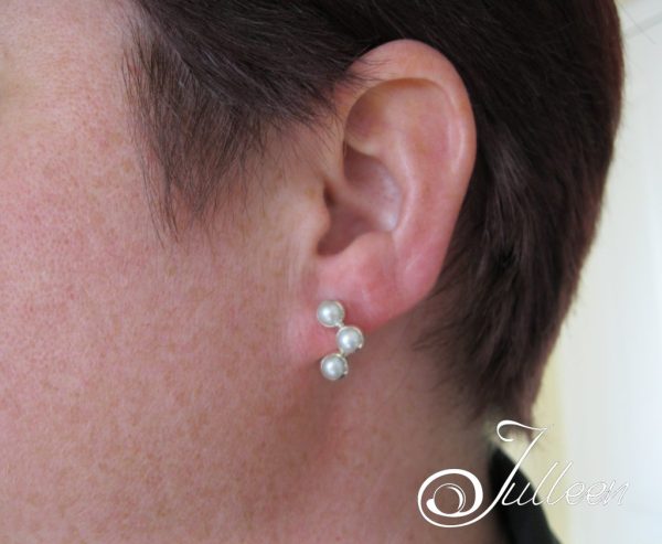 Venus Bezel Pearl Earrings - Image 2