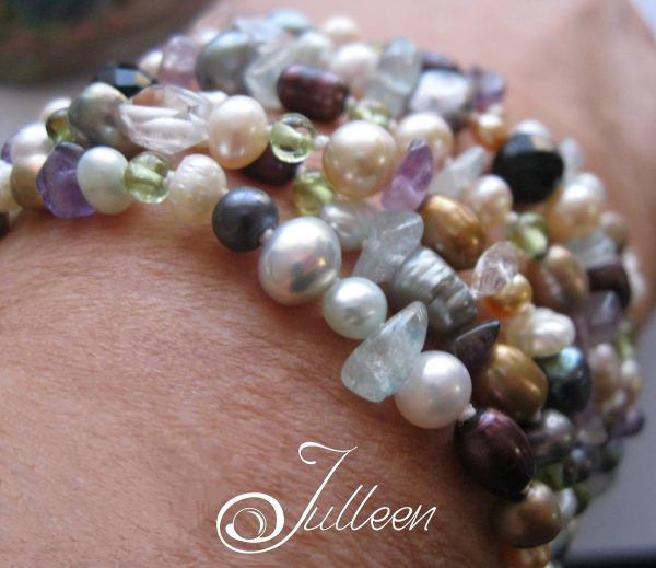Kelly Cocktail Pearl Bracelet - Image 2