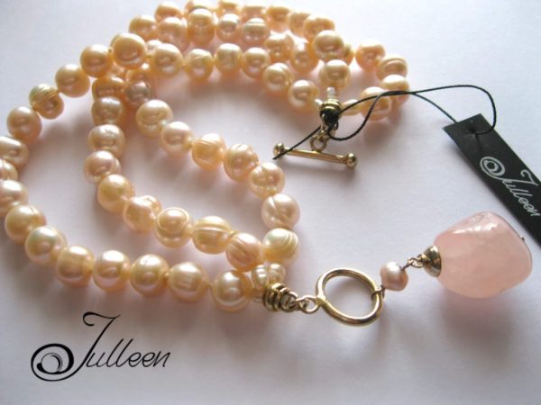 Tessa Pink Pearl Bracelet - Image 3