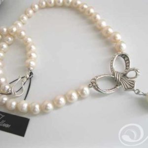 Virgina Bow. Wedding Bow Pendant White Pearl Necklace 925