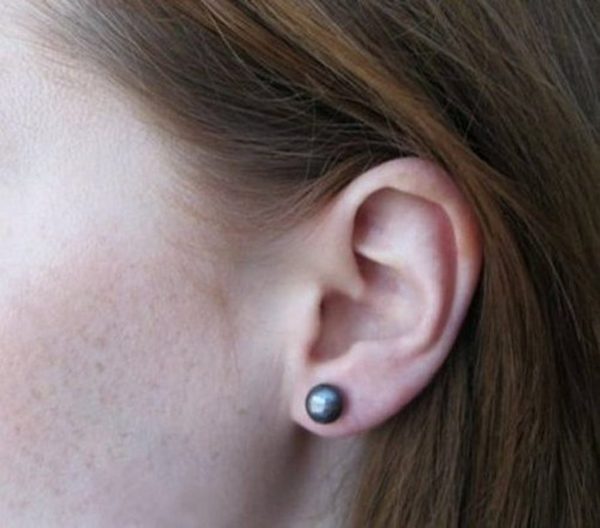 Black Pearl and Sterling Silver 7 mm Stud Earring - Image 4