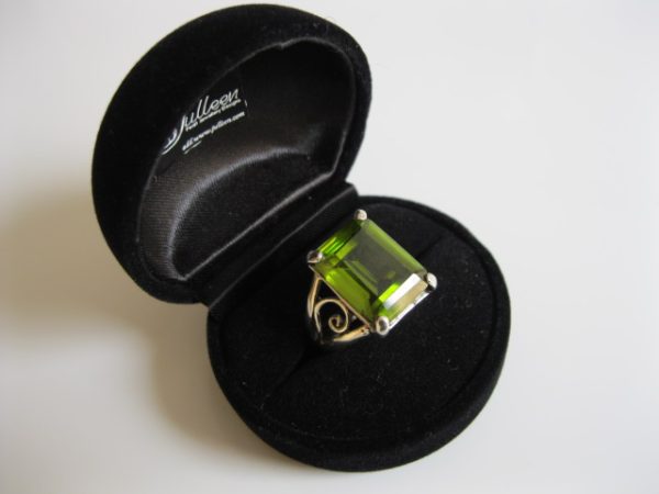 Cocktail Ring Green Diopside and Sterling silver