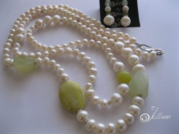 Pale Green Jade and Pearl Long Necklace Set