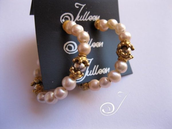 Pink Pearl Hoop Earrings - Image 4