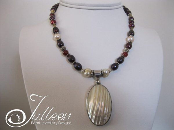 Grimm Red Pearl Necklace - Image 4
