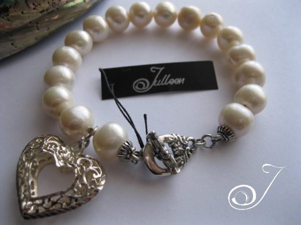 A Love Heart White Pearl Bracelet - Image 3
