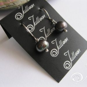 Black Single Pearl Earring