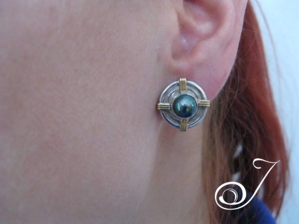 Nadja Peacock Pearl Earring - Image 4