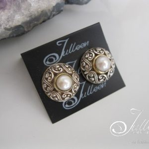 Tippy A White Pearl Cast Sterling Silver Earring