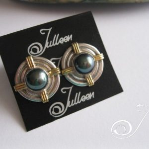 Nadja Peacock Pearl Earring