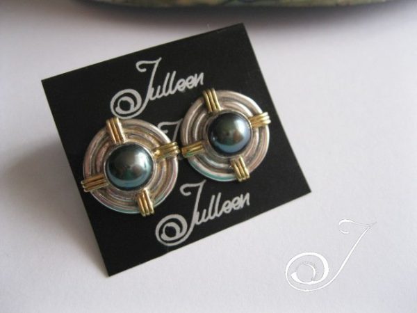 Nadja Peacock Pearl Earring