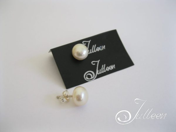 White Pearl 8 mm Stud 925 Earring - Image 2