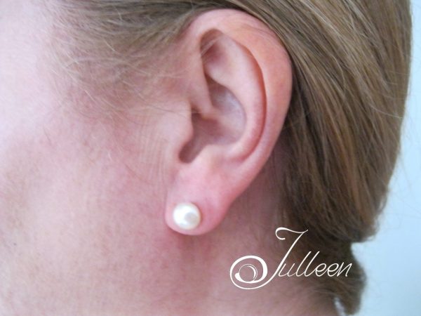 White Pearl 8 mm Stud 925 Earring - Image 4