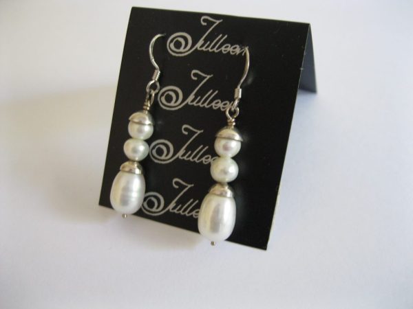White Triple Drop Pearl Hook Earring 925 - Image 3