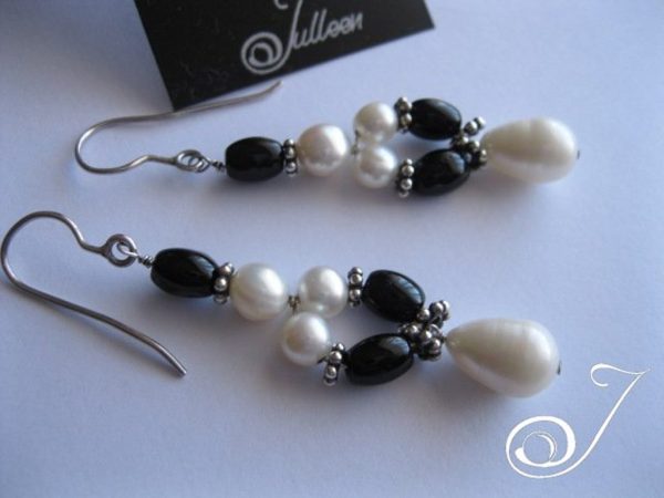 White Pearl and Black Jet Weave Hook Earring - Image 3