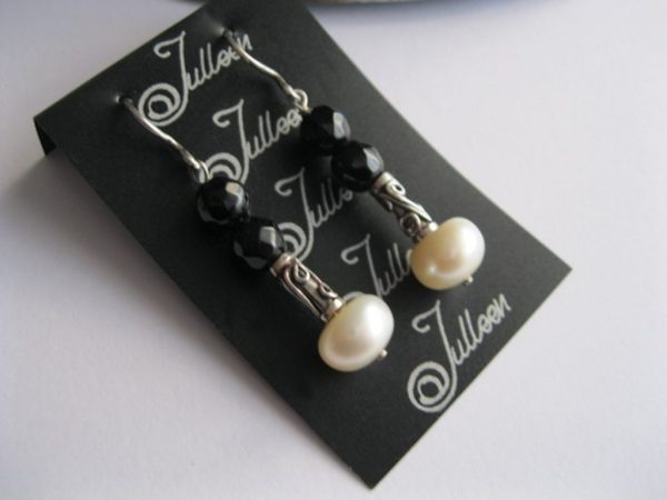 Double Facetted Jet Gems and White Pearl Designer Earring 925
