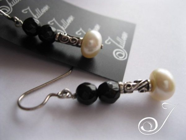 Double Facetted Jet Gems and White Pearl Designer Earring 925 - Image 2