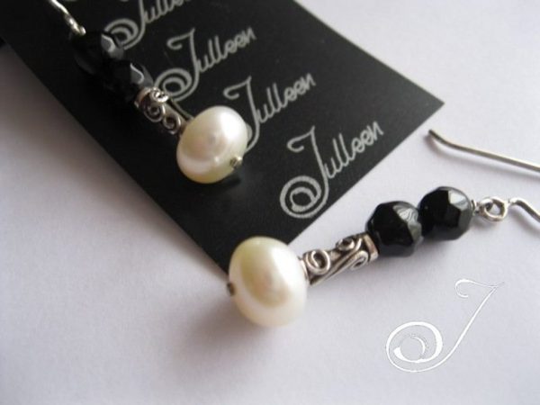 Double Facetted Jet Gems and White Pearl Designer Earring 925 - Image 3