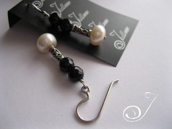 Double Facetted Jet Gems and White Pearl Designer Earring 925 - Image 4