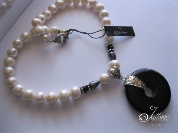 Huge Onyx O Ring Stone Pendant on Huge White Pearl Necklace 925