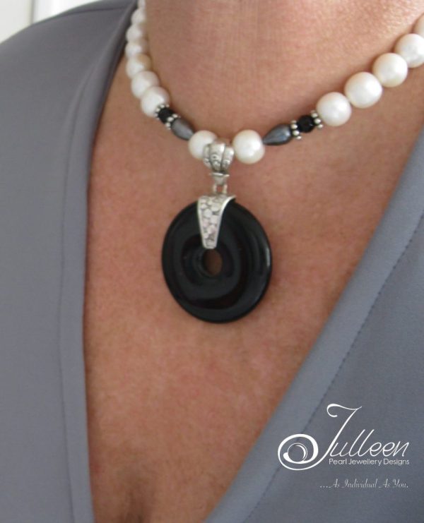Huge Onyx O Ring Stone Pendant on Huge White Pearl Necklace 925 - Image 6