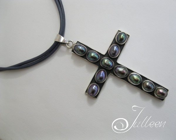 75mm Black Pearl Sterling Silver Cross on Leather Necklette - Image 3