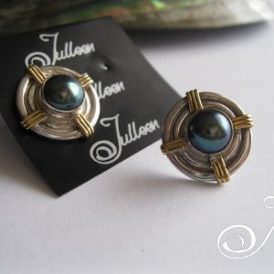 Peacock Green Pearl Bezel Set Plain Stud Earring 925